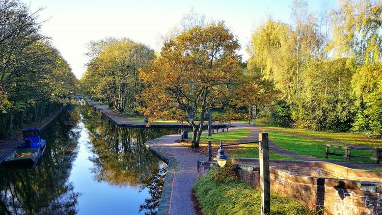 Birmingham University The Vale Canals in Autumn