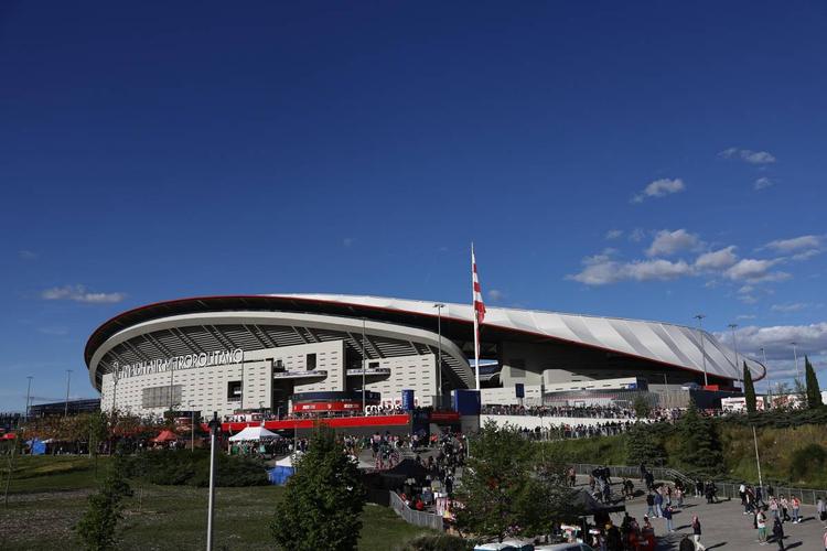 Atletico Madrid-Barcellona, tensione alle stelle: i blaugrana chiedono di misurare l’altezza dell’erba del Metropolitano