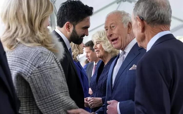 Re Carlo e Camilla a New York incontrano l'anti-Trump. Mamdani evoca la restituzione del Koh-i-Noor. Visita lampo a Ground Zero