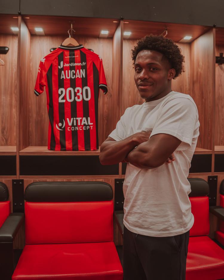 Ewan Aucun passe professionnel En Avant Guingamp EAG AMD02408