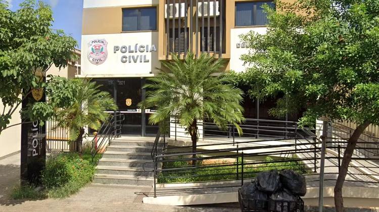 Casal é feito de refém e vítima é colocada no porta-malas de carro durante roubo no interior de SP