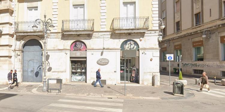 Foggia, assalto alla gioielleria Buono in corso Garibaldi: bottino da oltre 100mila euro