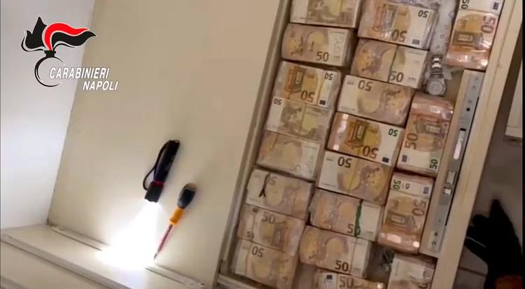 Armas russas, 11 Rolex e R$ 17 milhões dentro da parede: polícia prende suspeito de ligação com máfia italiana