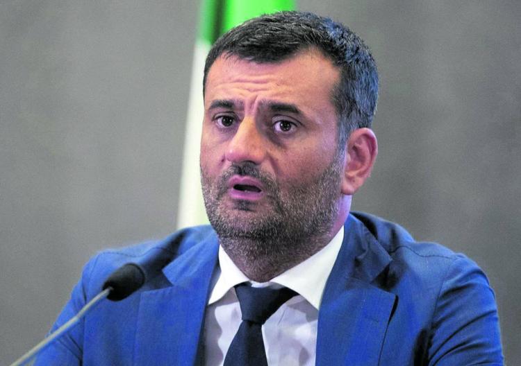 Dopo il disavanzo di Emiliano Decaro aumenta le tasse e ammette: “È sempre una sconfitta”