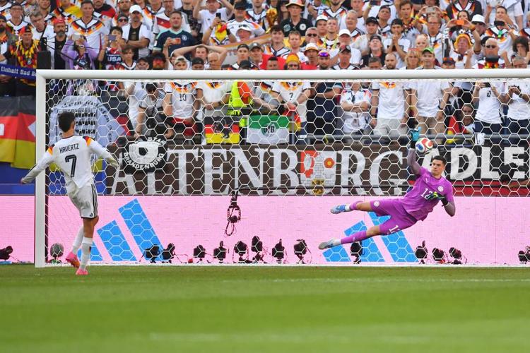 Il portiere eroe che ha eliminato la Germania senza stipendio da 6 mesi