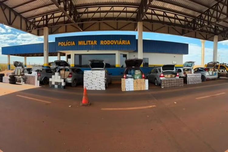 Comboio com 8 veículos carregados de mercadorias ilegais é apreendido após perseguição em MS