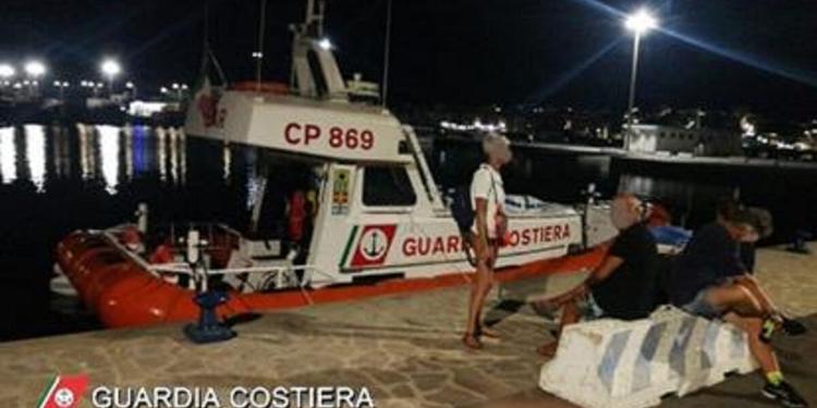 Riposto, recuperato in mare il cadavere di una donna