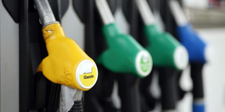 Il petrolio decolla con le nuove tensioni Iran-Usa: giù le Borse