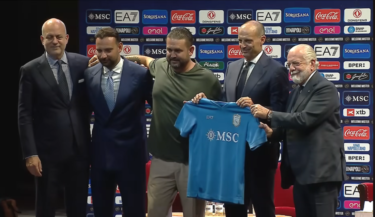 Due colpi, tante cessioni e un bivio: cronaca del calciomercato più rischioso dell’era De Laurentiis