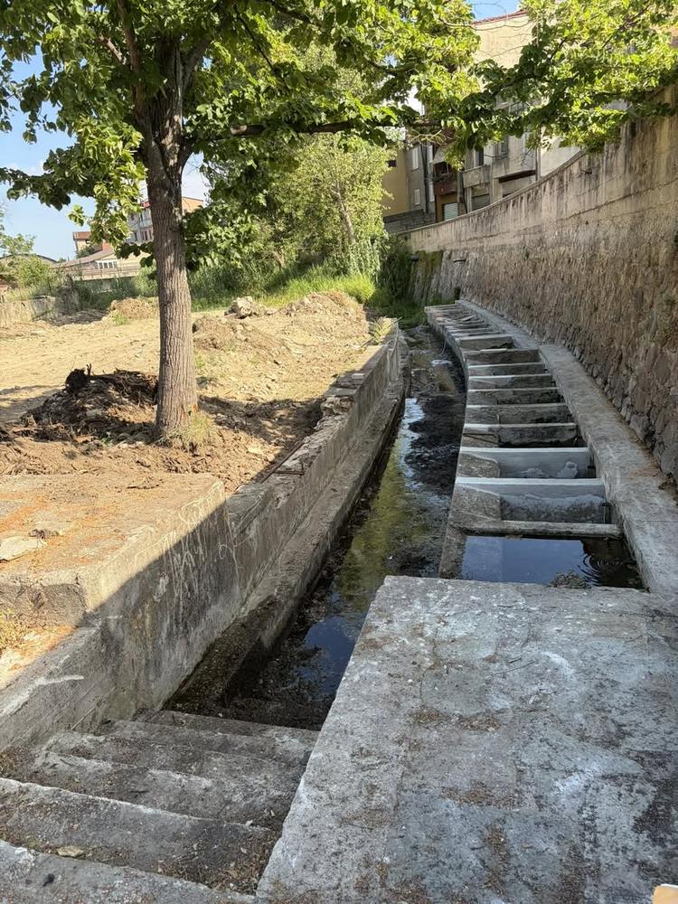 Nell’area fluviale Gaetanello nel fiume Jerapotamo, dove si trovano gli antichi lavatoi sorgerà un’area per il tempo lib...