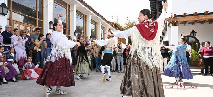 Danzas, reconocimientos y encuentro marcaron la celebración de San Jorge