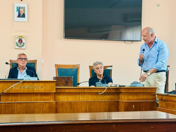 Vertenza A2A, il sindaco di San Filippo del Mela lancia l’appello ai colleghi: «Il futuro della centrale dipende anche da noi»