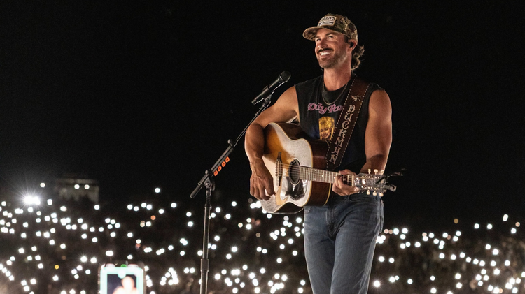 Country star Riley Green coming to Brandon Amphitheater