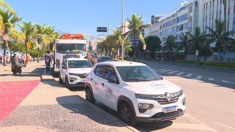 Programa Tolerância Zero aborda 153 ambulantes na orla do Rio no primeiro fim de semana