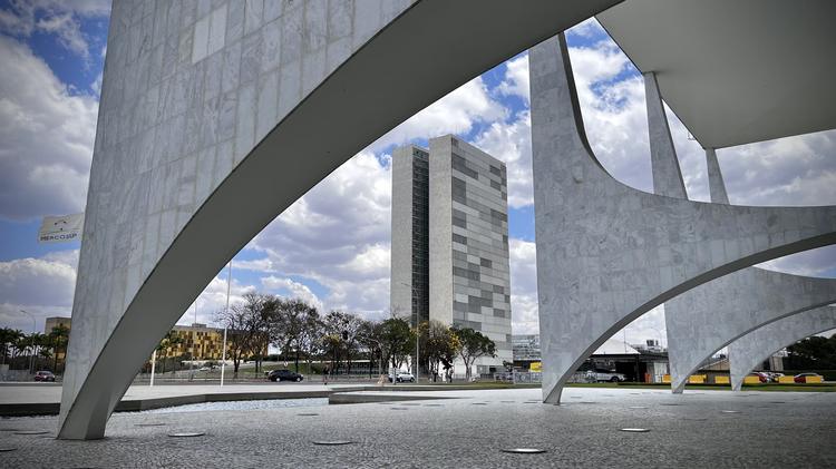Governo quita emendas parlamentares que precisavam ser pagas até junho; valor é de R$ 17,5 bilhões