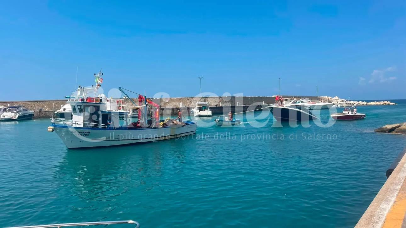 Castellabate, barca rischia di affondare a Punta Licosa: decisivo l’intervento della Guardia Costiera