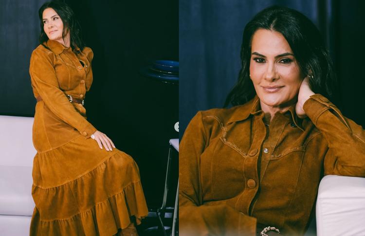 Ana Castela canta com a mãe no palco do Ribeirão Rodeo Music 2026