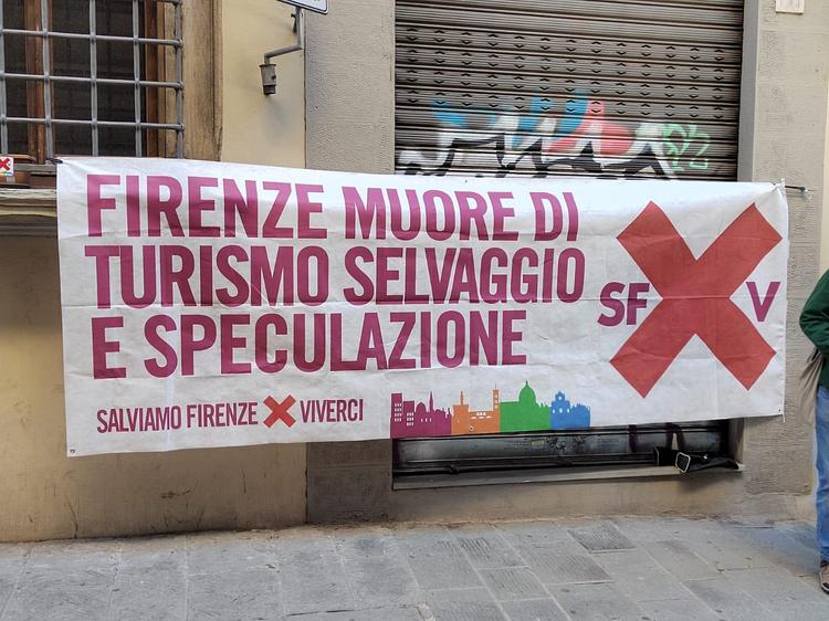 Firenze: “Un altro studentato di lusso in locali ex Banca Toscana in via Caboto’