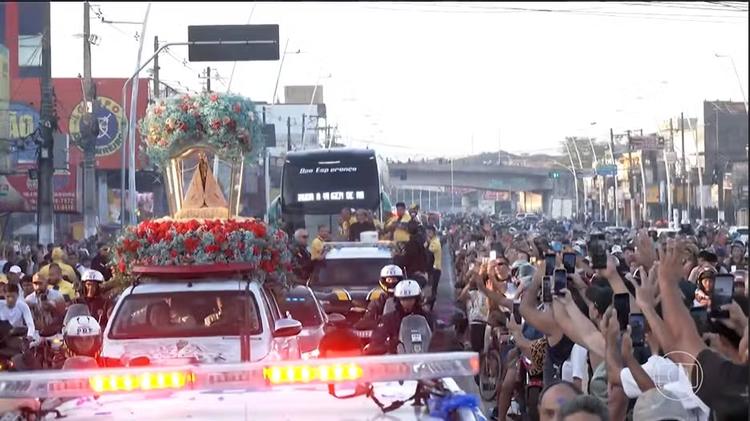 Círio de Nazaré: fiéis percorrem ruas e águas de Belém em romarias na véspera da grande procissão