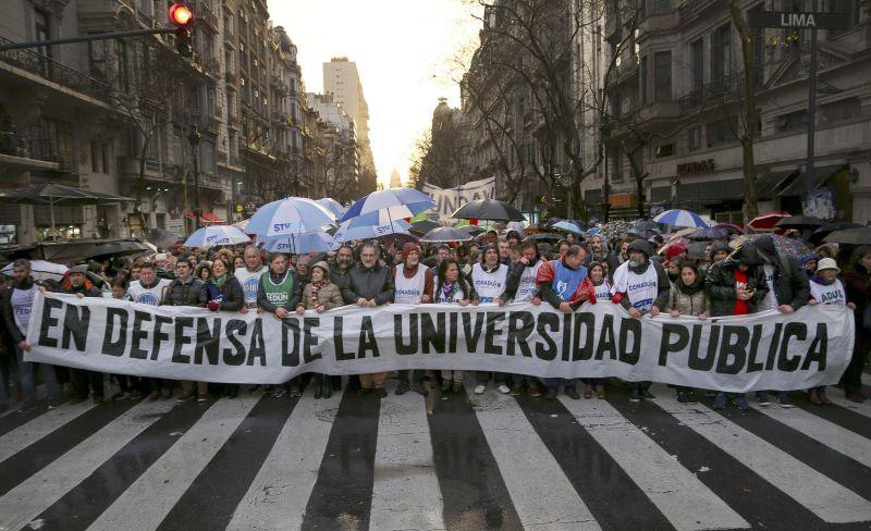 Los universitarios hacen la cuarta marcha federal: se espera una masiva convocatoria en todo el país