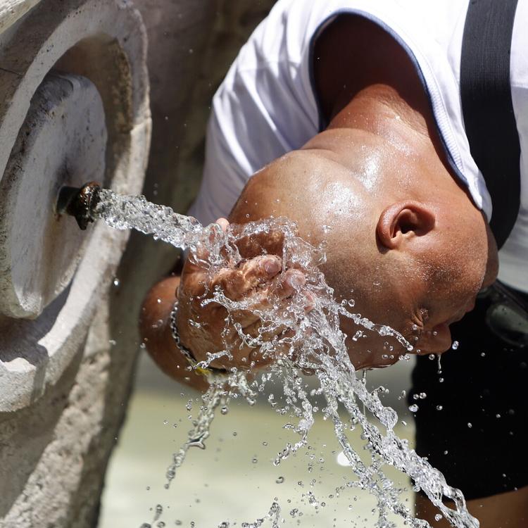 Allerta caldo in Italia: bollini arancioni in 12 città