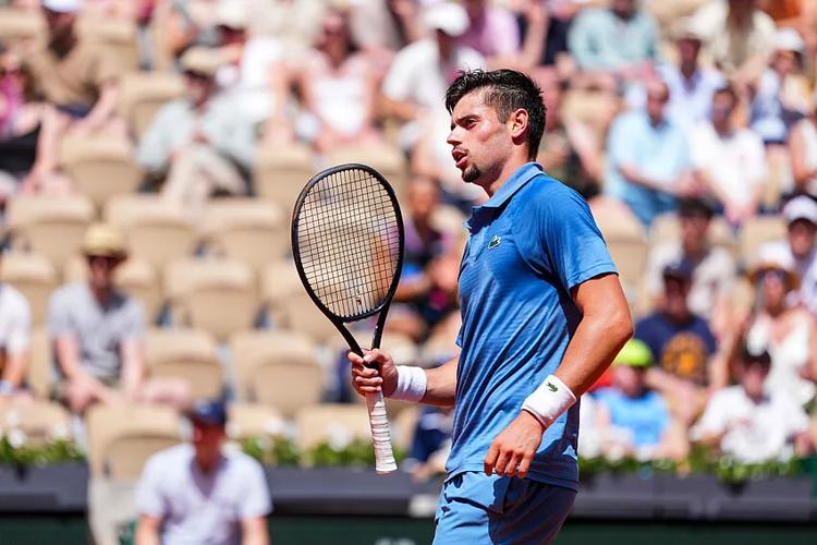 US Open : Arthur Gea réussit sa rentrée et poursuit sa route