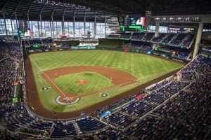 Marlins y la Liga de Béisbol dominicana firman acuerdo para celebrar partidos en Miami