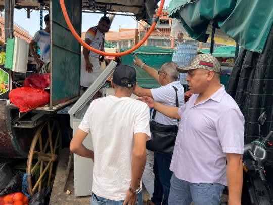 سلطات مراكش ترفع إيقاع مراقبتها لجودة المأكولات والمواد الغذائية المعروضة في الصيف