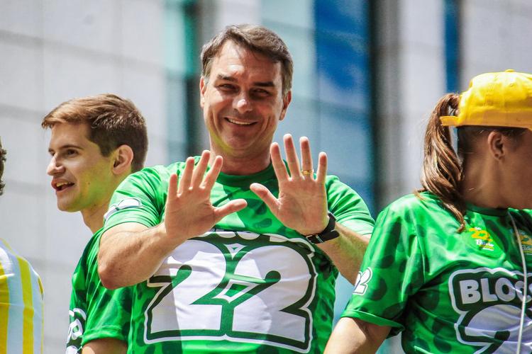 MPT apura denúncias de assédio eleitoral em SP envolvendo entidades conveniadas para apoiar Flávio Bolsonaro