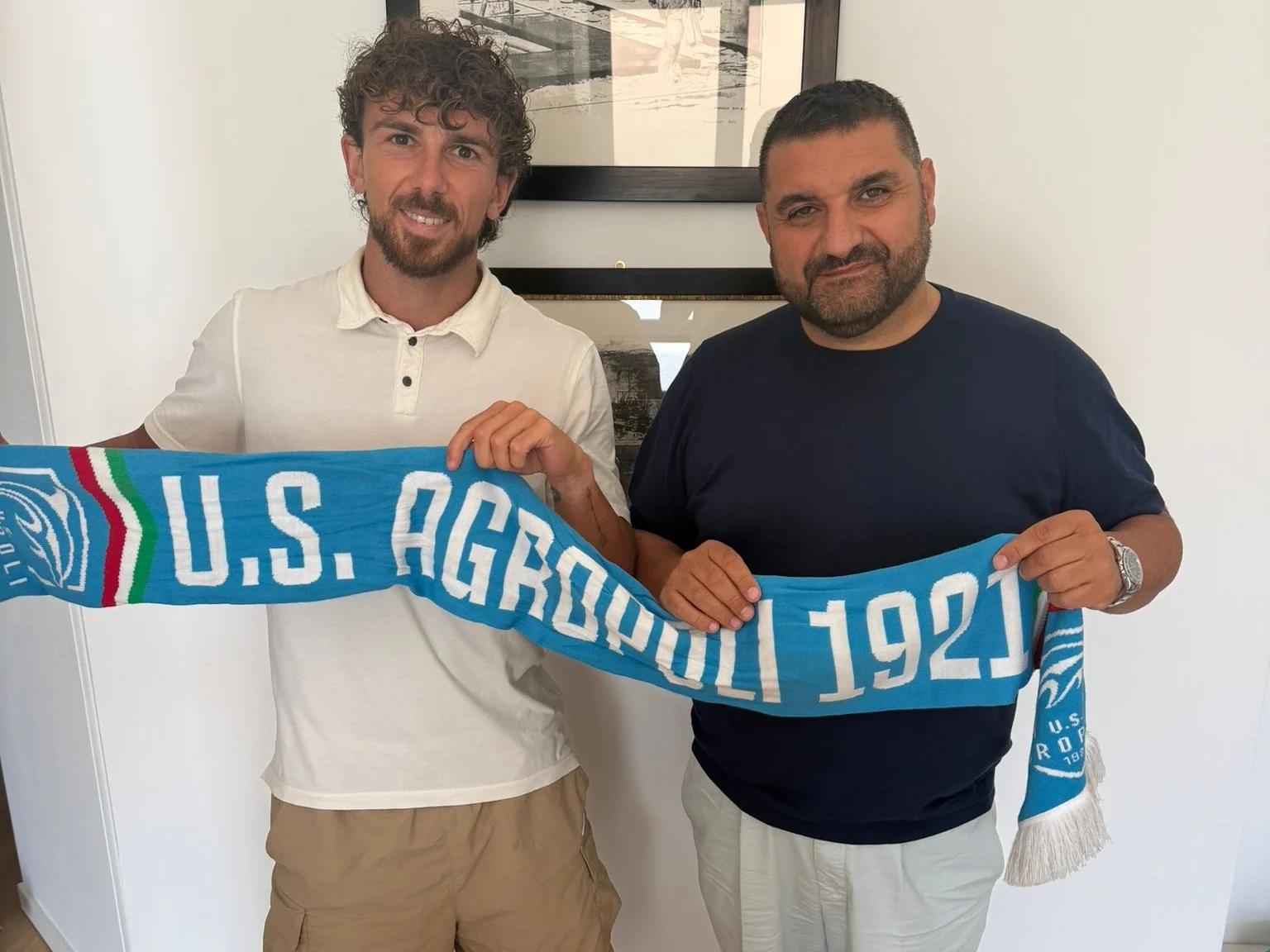 Calciomercato, l’Agropoli riporta a casa Rosario De Sio: il centrocampista è il nuovo rinforzo di Squillante