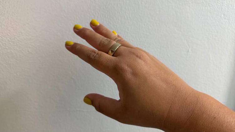 The Oura Ring 5 on a hand