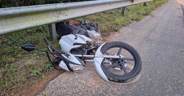 Motociclista de 46 anos morre após queda na Rodovia Jorge Lacerda, em Ilhota
