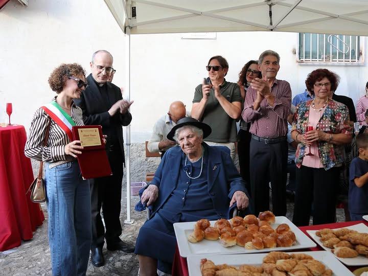 🌷 100 anni di Donato Vennera Rosa 💐 Ieri la nostra comunità ha avuto il privilegio di festeggiare un traguardo davvero...