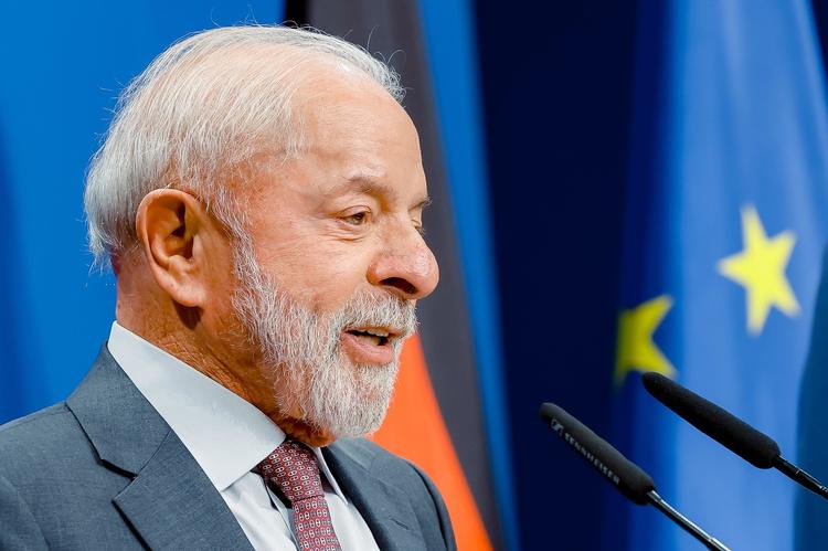 Lula retorna a Brasília após passar por procedimentos em São Paulo