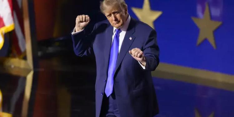 Trump, "Fateci finire il lavoro e ogni americano avrà 5.000 dollari"