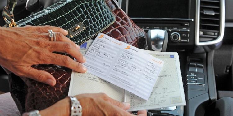 Bollo auto, Meloni: via una delle tasse più odiate. Chi non lo pagherà