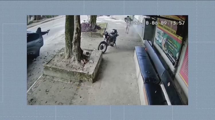 VÍDEO: Mototaxista é executado a tiros em Magé; câmera flagrou ataque