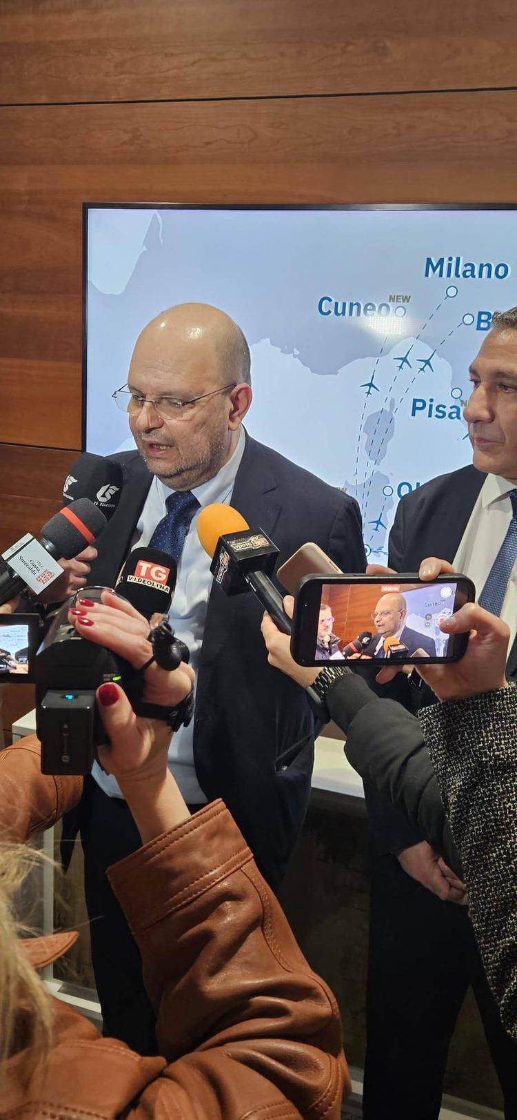 Emergenza carburante. Intrieri (ad Aeroitalia): "Chiediamo al governo l’attivazione urgente di un tavolo tecnico di confronto presso il MIT"