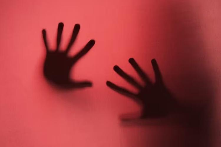 Medo da violência muda rotina de 57% dos brasileiros e afeta mais mulheres, diz Datafolha