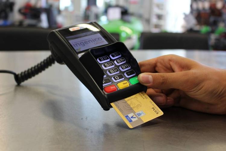 Carte di credito, addio al pin a 4 cifre per i pagamenti: in arrivo il nuovo sistema biometrico