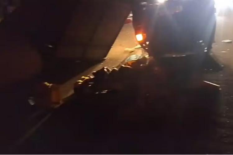 Carro capota e deixa duas pessoas feridas em Caruaru