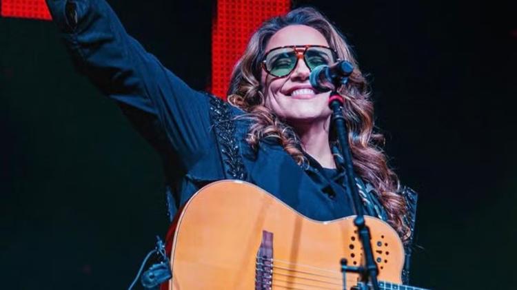 Ana Carolina comemora 25 anos de carreira com show em Manaus neste sábado