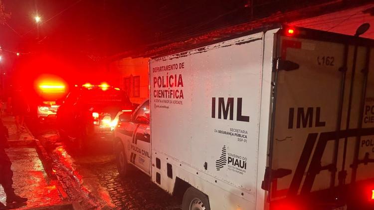 Mulher em situação de rua morre após ser atropelada em rua de Teresina; suspeita é conduzida