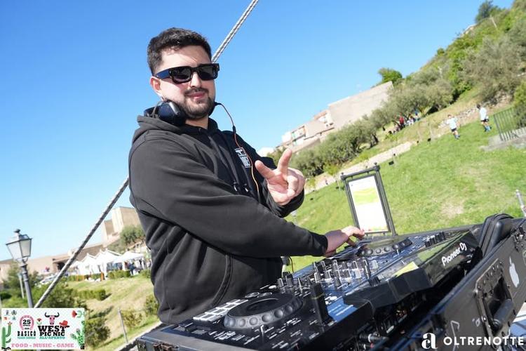 Ci siamo divertiti tantissimo 💃🏻🎤 Grazie a tutti per aver condiviso la giornata con noi ✨