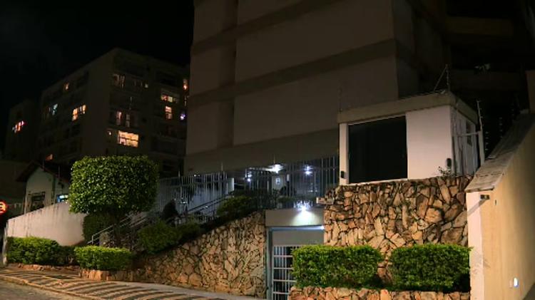 Mulher morre esfaqueada em apartamento em Campinas; suspeito é amigo da família da vítima