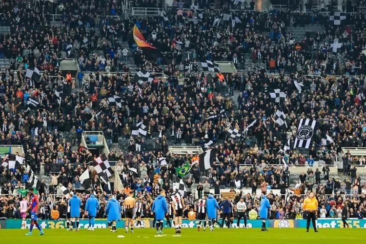 ‘These Newcastle United fans will turn on their team’ Warren Aspinall