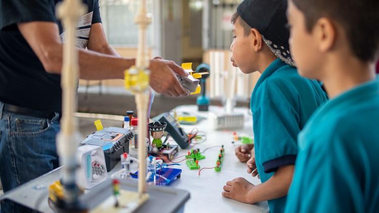 Científicos se apoderan de escuelas en Ahuatepec y transforman a niños en guardianes ambientales