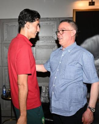 لقجع يزور معسكر الأسود في نيوجيرسي قبل مواجهة البرازيل