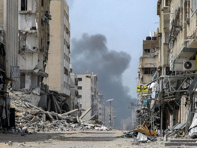 Israele - Hamas in guerra, le notizie di oggi | Attacco israeliano nella notte ad Aleppo, in Siria: «Decine di morti»