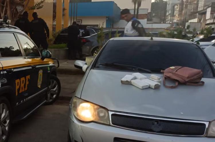 Trio é preso transportando cerca de 4 kg de maconha na Via Dutra, em Piraí